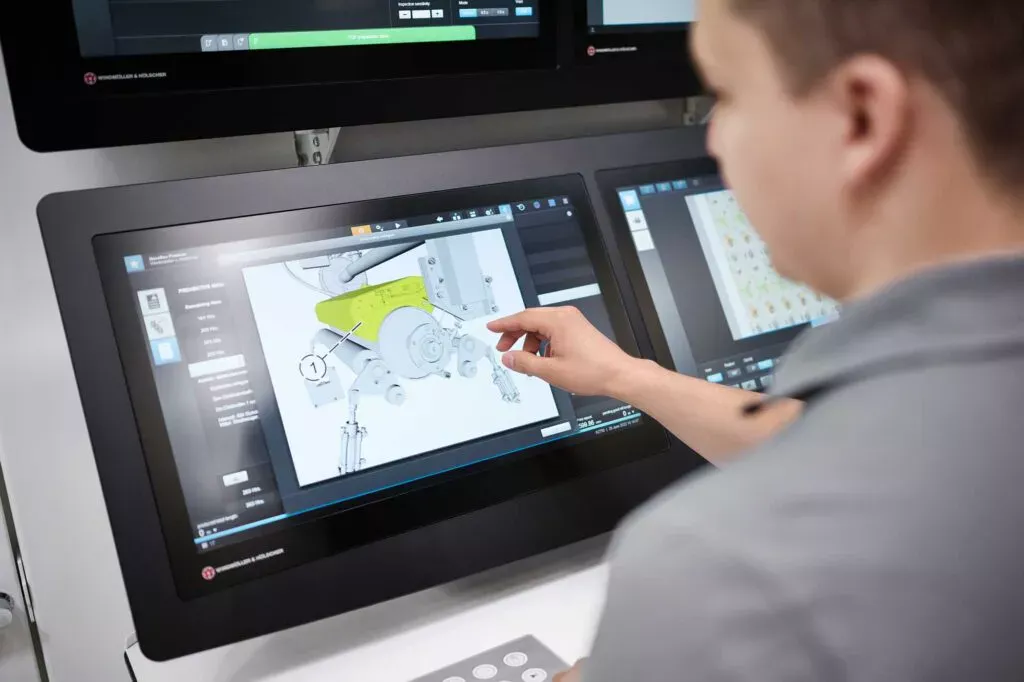 Digitales Bedienpanel zur Steuerung einer Maschine von Windmöller & Hölscher