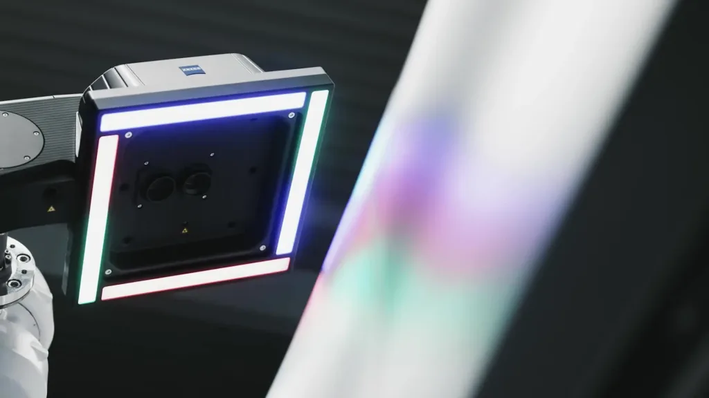 ZEISS ABIS III im Gegenlicht mit farbigen Reflexionen im Vordergrund
